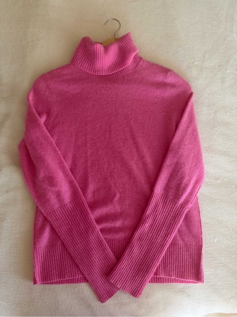 Aqua Classic Turtleneck Sweater Cashmere Turtleneck Pink Size Medium Like New